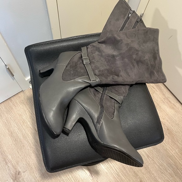 Gray boots - Picture 2 of 7